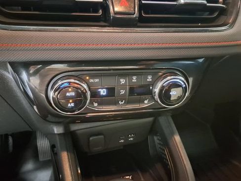 Used 2024 Chevrolet TrailBlazer RS w/ Convenience Package AWD/4WD image 12