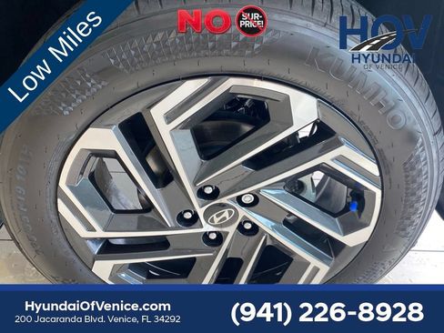 Certified 2025 Hyundai Tucson Limited FWD image 11