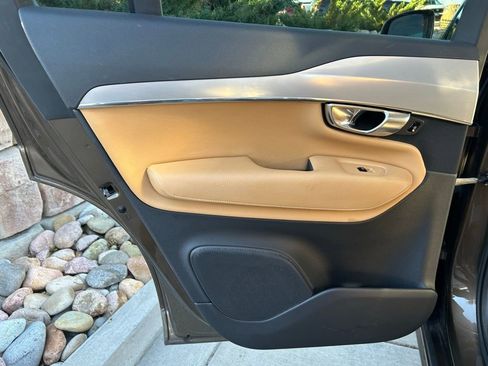 Used 2016 Volvo XC90 T6 Momentum AWD/4WD image 25