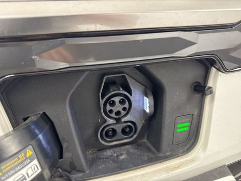 Used 2023 Kia Niro Wave w/ Wave Preserve Package image 10