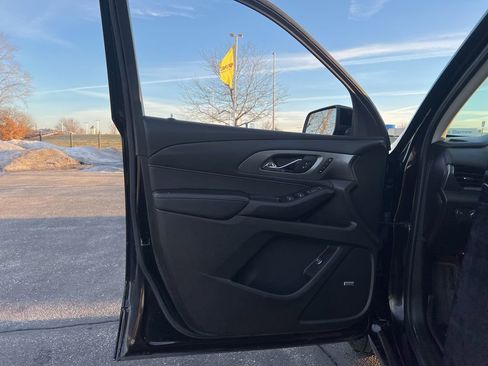 Used 2021 Chevrolet Traverse Premier w/ Redline Edition image 8