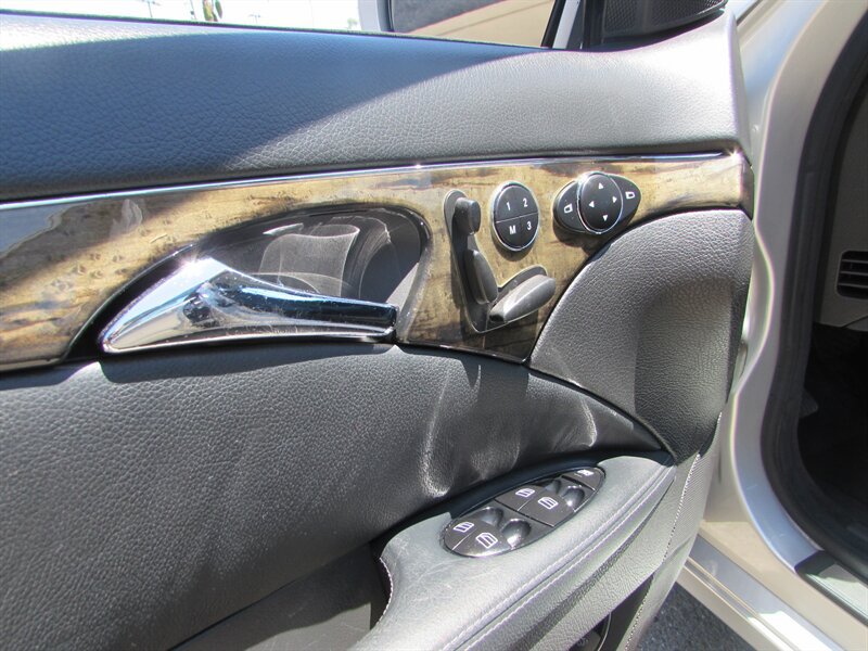 Used 2003 Mercedes-Benz E 500 Sedan image 10