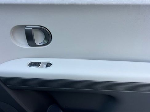 Certified 2025 Hyundai Ioniq 5 SE image 23