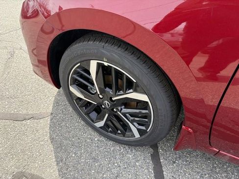 New 2025 Nissan Versa SR w/ Trunk Package image 8