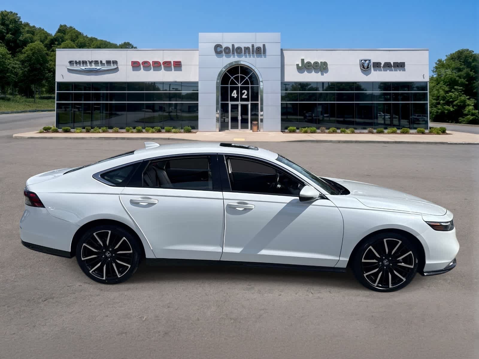 Used 2023 Honda Accord Touring image 9