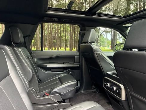Used 2021 Ford Expedition XLT RWD image 24