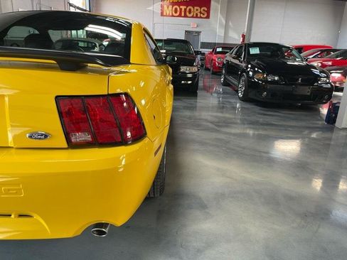 Used 2004 Ford Mustang Mach 1 RWD image 12