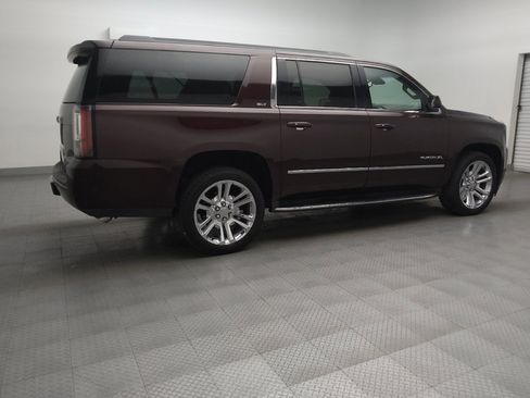 Used 2017 GMC Yukon XL SLT w/ Premium Edition image 10