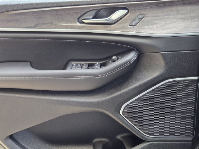 New 2027 Jeep Grand Cherokee Limited AWD/4WD image 17