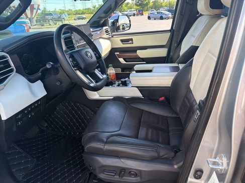 Used 2023 Toyota Sequoia Capstone AWD/4WD image 8