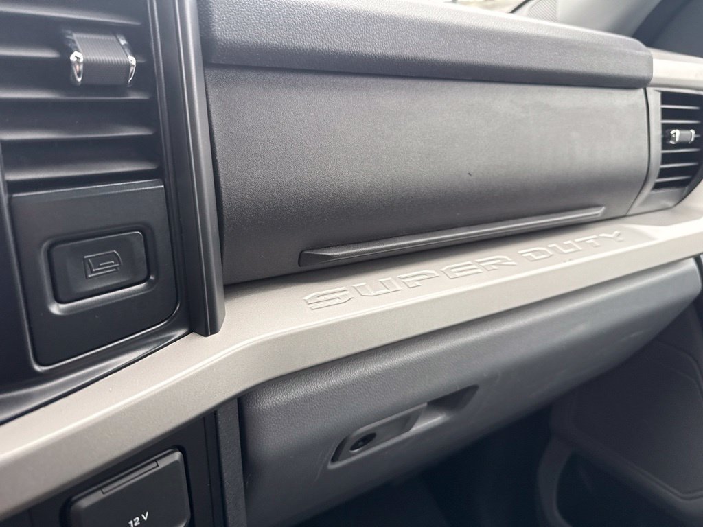 Used 2025 Ford F350 XLT AWD/4WD image 29