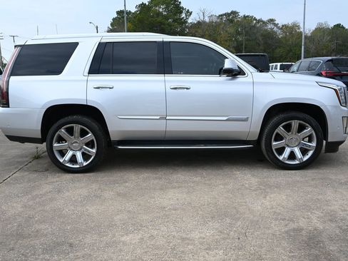 Used 2020 Cadillac Escalade Luxury image 7