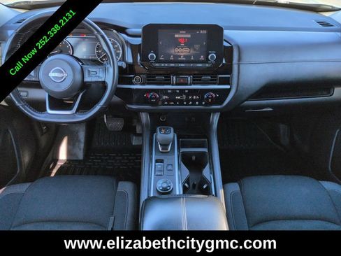 Used 2022 Nissan Pathfinder SV AWD/4WD image 16
