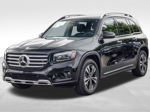 Certified 2025 Mercedes-Benz GLB 250 image 3