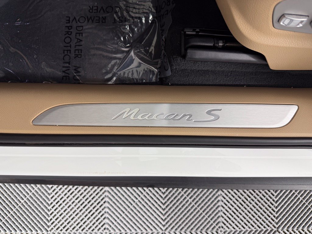 Used 2024 Porsche Macan S AWD/4WD image 22