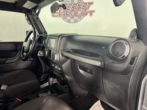 Used 2014 Jeep Wrangler Unlimited Sport AWD/4WD image 12