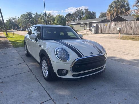 Used 2019 MINI Cooper Clubman image 3