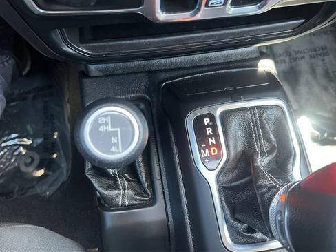 Used 2021 Jeep Gladiator Overland AWD/4WD image 22