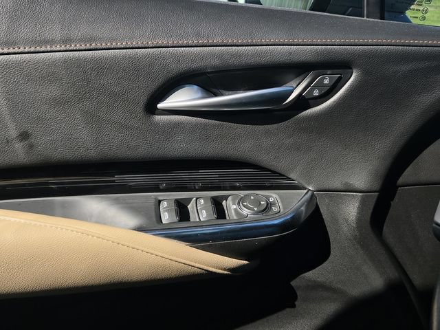 Used 2024 Cadillac XT4 Luxury w/ Cold Weather Package FWD image 34
