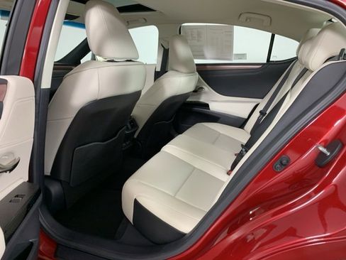 Used 2025 Lexus ES 350 w/ Premium Package image 34
