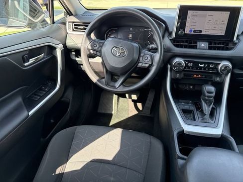 Used 2025 Toyota RAV4 XLE FWD image 10