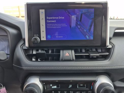 Used 2024 Toyota RAV4 LE image 8