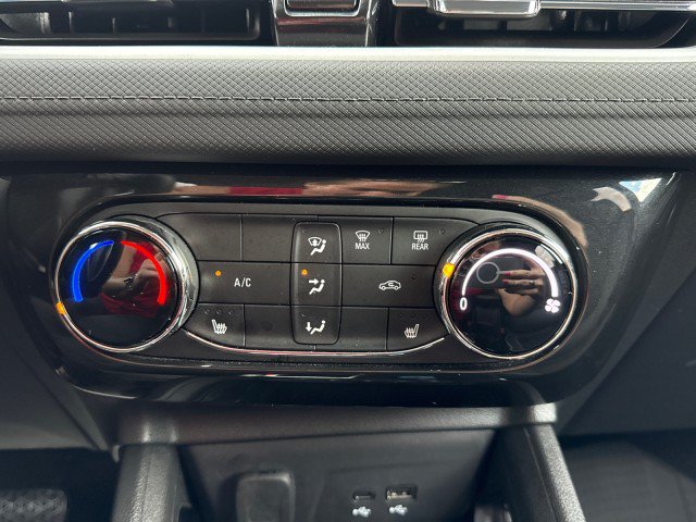 Used 2024 Chevrolet TrailBlazer LT w/ LT Cold Weather Package FWD image 19