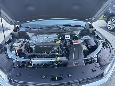 Used 2024 Chevrolet Trax LT w/ LT Convenience Package image 25