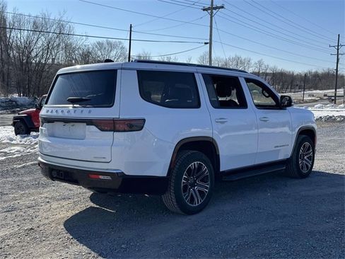 Used 2024 Jeep Wagoneer Series II image 22