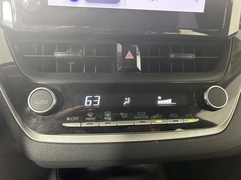 Used 2024 Toyota Corolla LE image 28