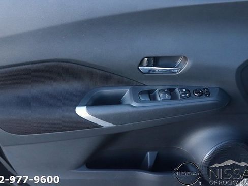 Used 2021 Nissan Kicks SV image 10