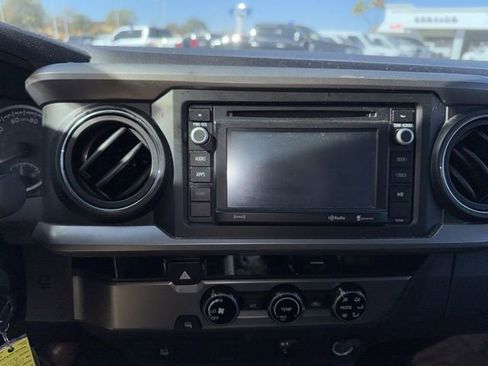 Used 2017 Toyota Tacoma SR5 w/ Tow Package image 7