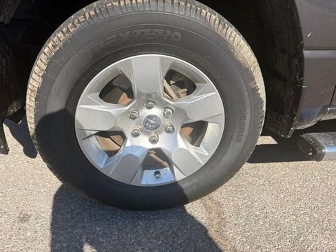 Used 2019 RAM 1500 Big Horn AWD/4WD image 4