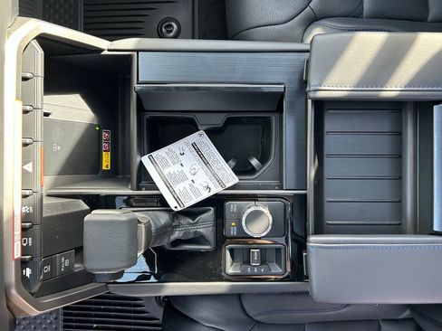 Used 2026 Toyota Sequoia Platinum image 24