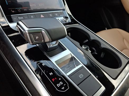 Certified 2025 Audi Q8 Premium Plus w/ Premium Plus Package AWD/4WD image 16