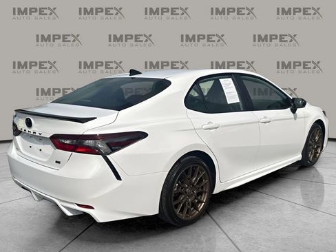Used 2023 Toyota Camry SE w/ Convenience Package image 5
