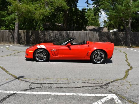 Used 2010 Chevrolet Corvette Grand Sport w/ Preferred Equipment Group RWD image 3