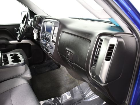 Used 2018 Chevrolet Silverado 1500 LT w/ All Star Edition AWD/4WD image 46