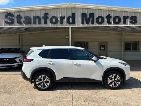 Used 2022 Nissan Rogue SV AWD/4WD image 1