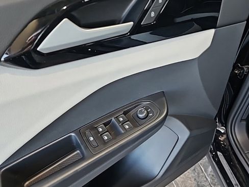 New 2026 Volkswagen Taos S image 26