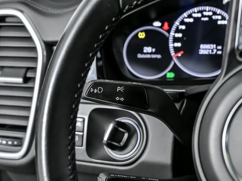 Used 2019 Porsche Cayenne Turbo image 30