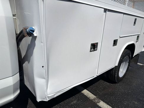 Used 2019 Ford F450 XL w/ XL Value Package RWD image 9