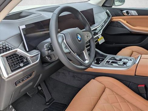 Used 2026 BMW X7 xDrive40i AWD/4WD image 3