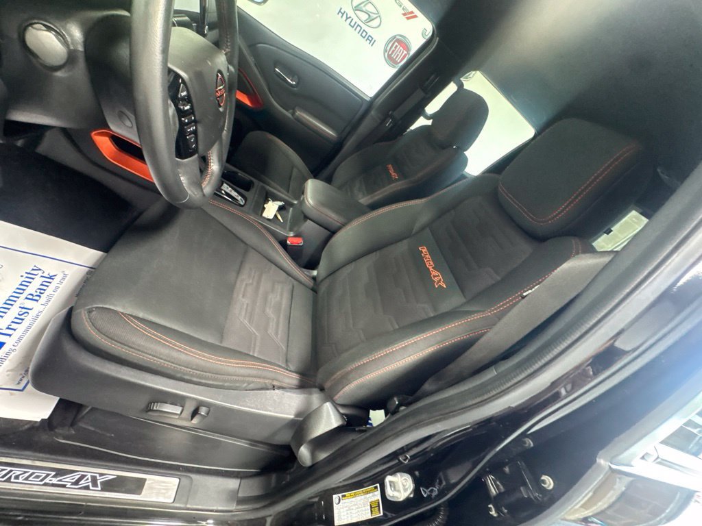Used 2023 Nissan Frontier PRO-4X w/ Technology Package AWD/4WD image 18