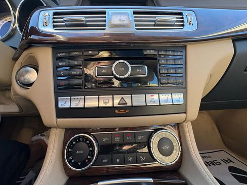 Used 2013 Mercedes-Benz CLS 550 image 24