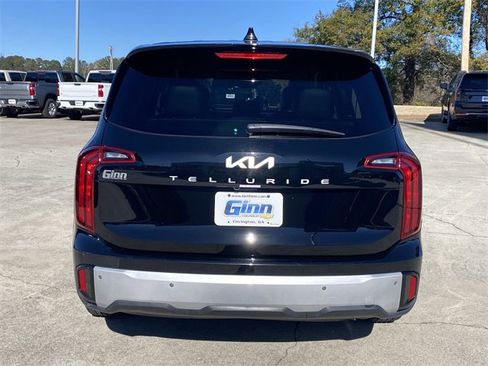 Used 2024 Kia Telluride LX image 4