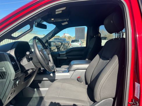 Used 2017 Ford F150 XLT w/ Equipment Group 302A Luxury image 12