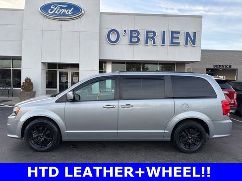 Used 2019 Dodge Grand Caravan GT image 2