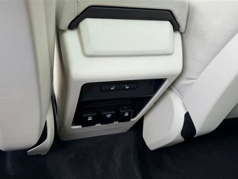 Used 2016 Land Rover Discovery Sport HSE Luxury AWD/4WD image 25