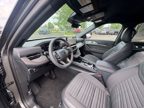 New 2026 Ford Explorer ST-Line w/ ST-Line Street Pack AWD/4WD image 8